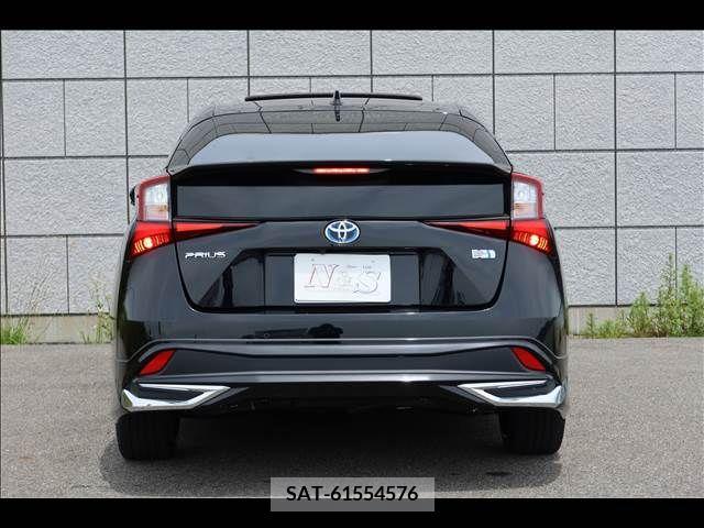 Toyota PRIUS 2022-05 282213-4