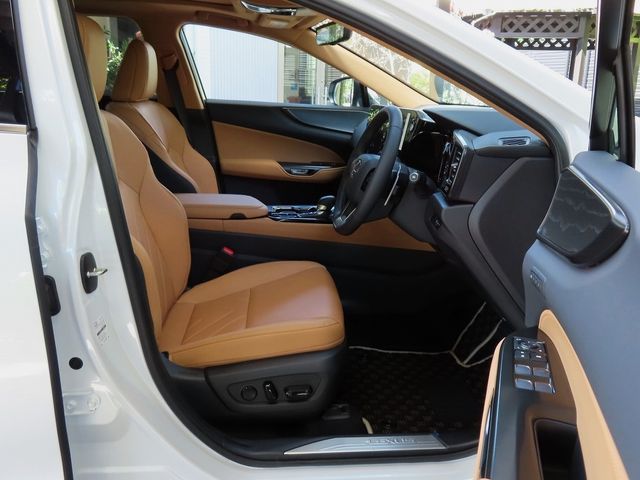Lexus NX 2023-06 11619-18