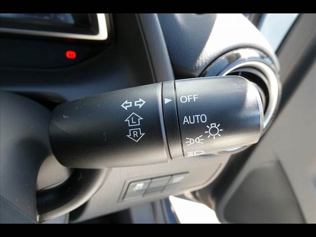 Mazda DEMIO 2015-02 5132-22