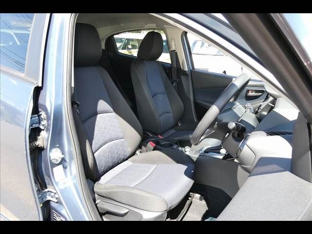 Mazda DEMIO 2015-02 5132-8