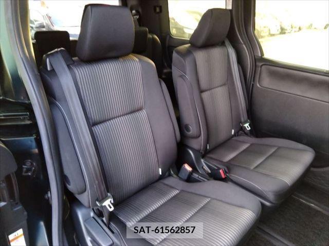 Toyota VOXY 2018-08 246814-9