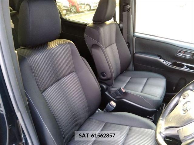 Toyota VOXY 2018-08 246814-10
