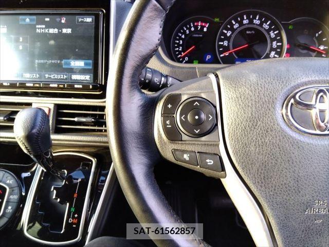 Toyota VOXY 2018-08 246814-13