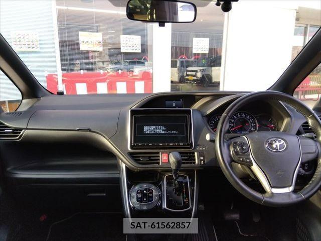 Toyota VOXY 2018-08 246814-1