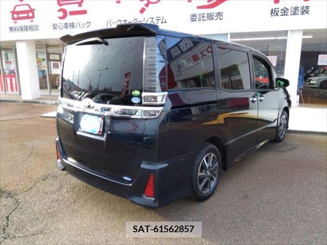 Toyota VOXY 2018-08 246814-2
