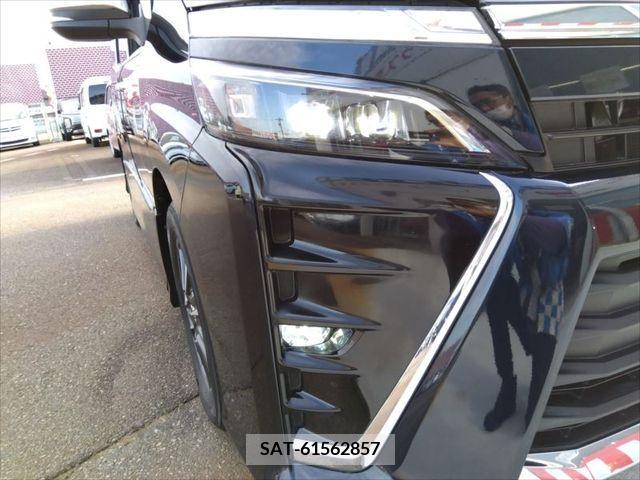 Toyota VOXY 2018-08 246814-3