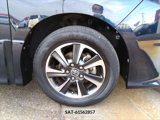 Toyota VOXY 2018-08 246814-4