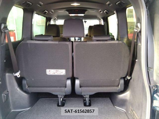 Toyota VOXY 2018-08 246814-5