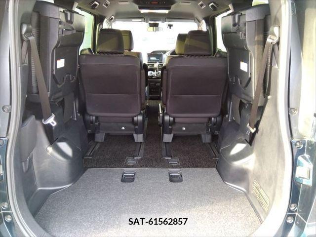 Toyota VOXY 2018-08 246814-6