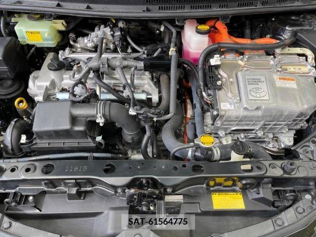 Toyota AQUA 2015-03 210550-18