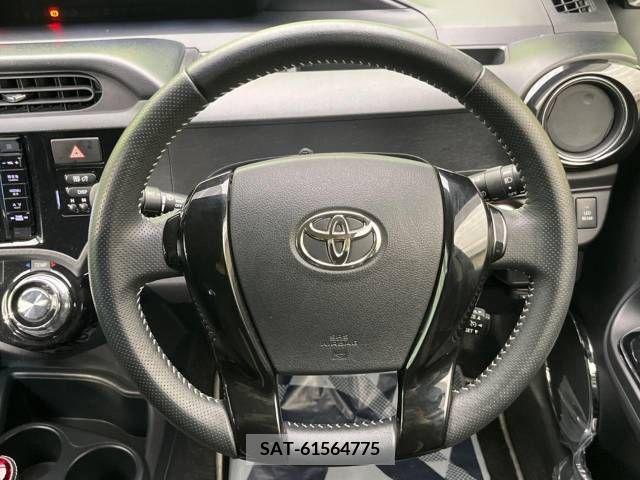 Toyota AQUA 2015-03 210550-11