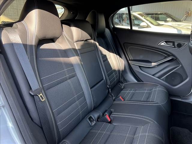 Mercedes Benz GLA-CLASS 2014-08 23246-10
