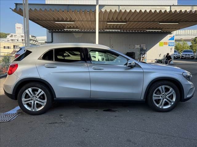 Mercedes Benz GLA-CLASS 2014-08 23246-13