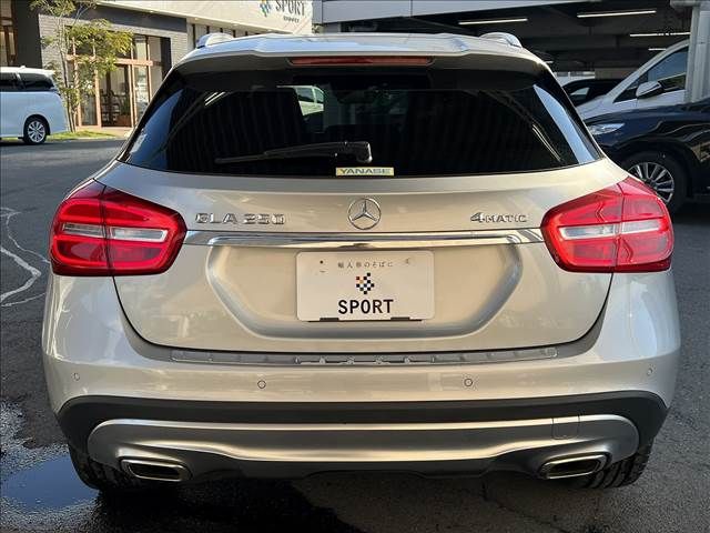 Mercedes Benz GLA-CLASS 2014-08 23246-15