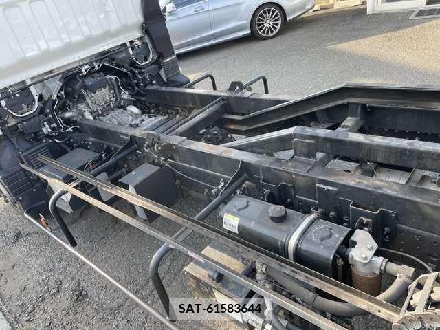 Mitsubishi CANTER 2018-03 357535-10