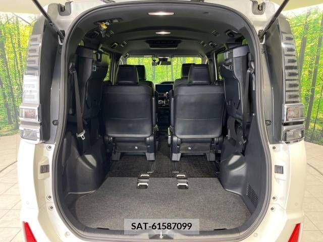 Toyota VOXY 2021-02 383934-11