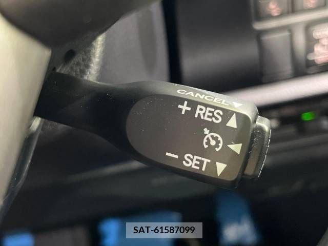 Toyota VOXY 2021-02 383934-6