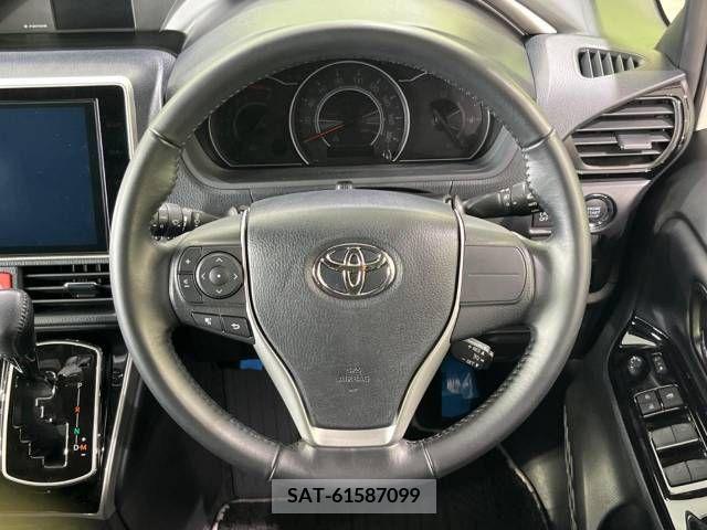 Toyota VOXY 2021-02 383934-12