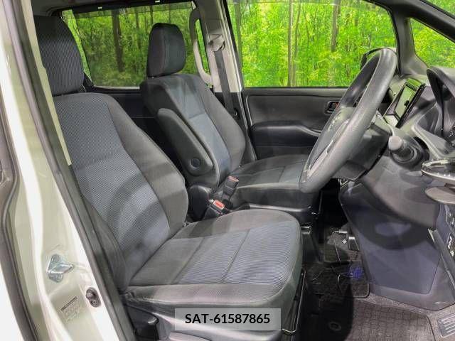 Toyota VOXY 2015-07 342223-8