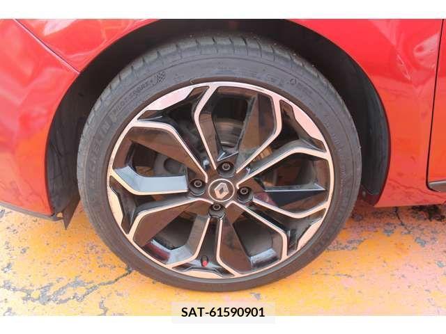 Renault LUTECIA 2017-11 379109-17