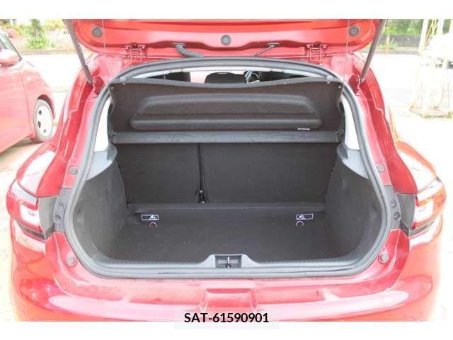 Renault LUTECIA 2017-11 379109-8