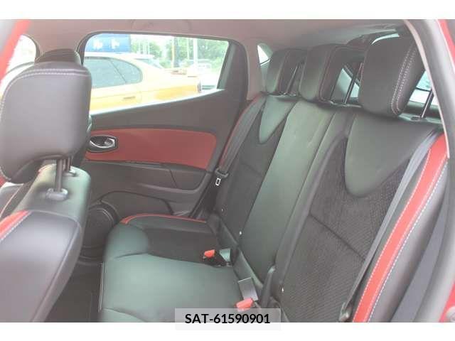 Renault LUTECIA 2017-11 379109-6