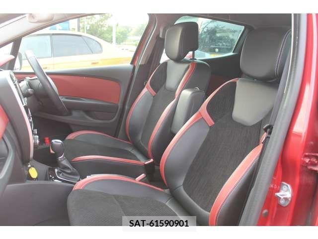 Renault LUTECIA 2017-11 379109-5