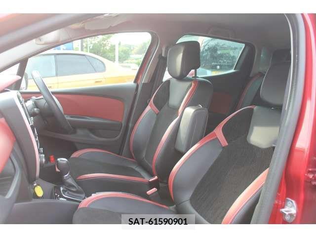 Renault LUTECIA 2017-11 379109-4