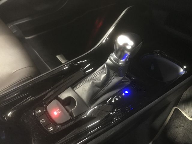 Toyota C-HR 2018-04 192460-18