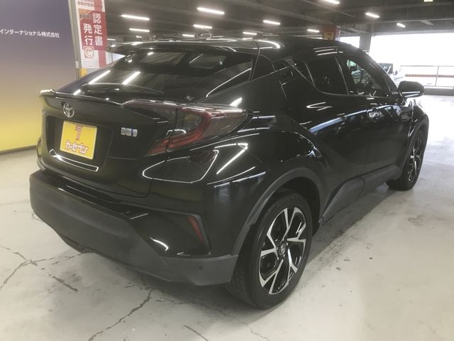 Toyota C-HR 2018-04 192460-4