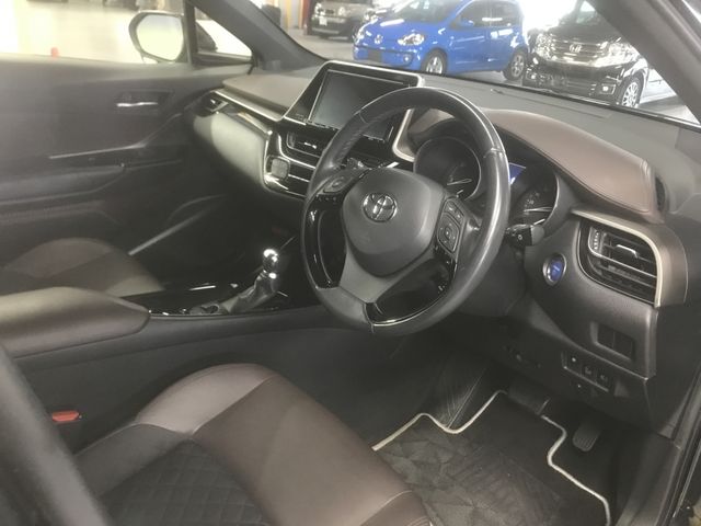 Toyota C-HR 2018-04 192460-13