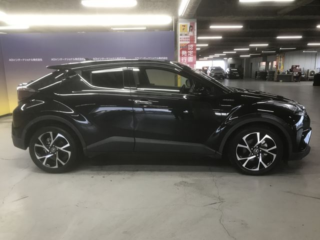 Toyota C-HR 2018-04 192460-3
