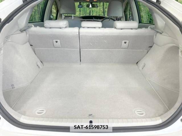 Toyota PRIUS 2011-10 375488-10
