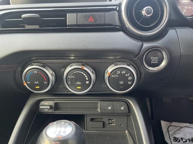 Mazda ROADSTER 2017-01 24218-24