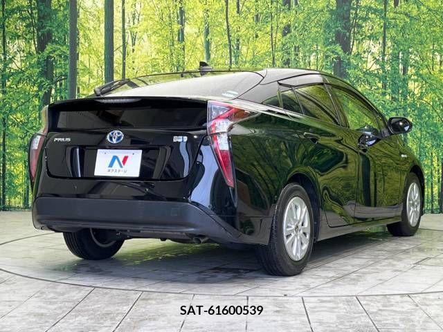 Toyota PRIUS 2017-04 322348-17