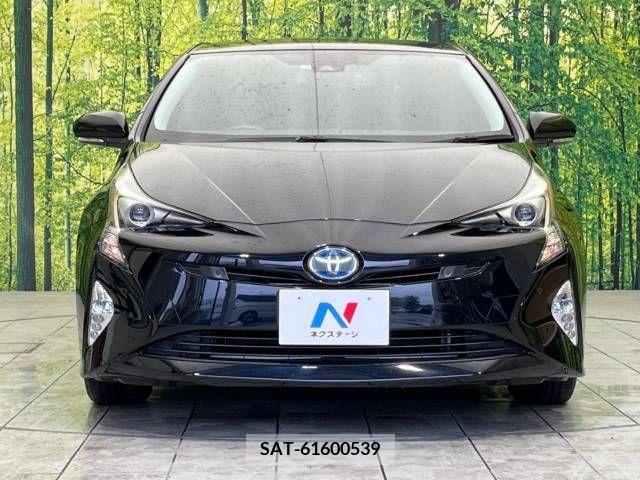 Toyota PRIUS 2017-04 322348-14