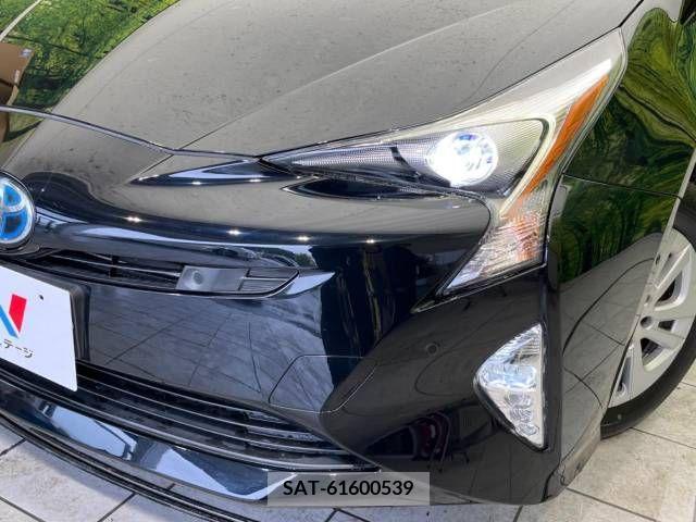 Toyota PRIUS 2017-04 322348-12