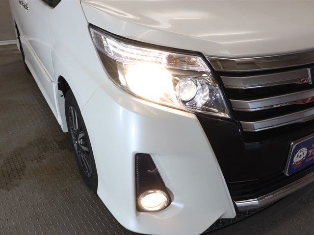 Toyota NOAH 2014-03 25398-18