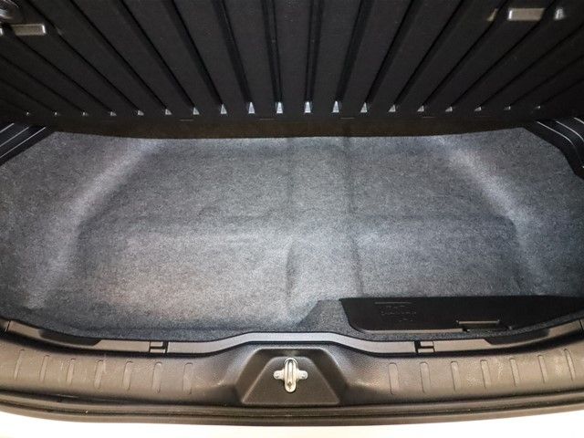 Toyota NOAH 2014-03 25398-9