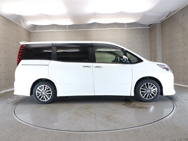 Toyota NOAH 2014-03 25398-21