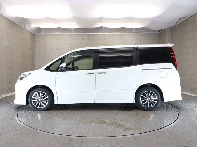 Toyota NOAH 2014-03 25398-24