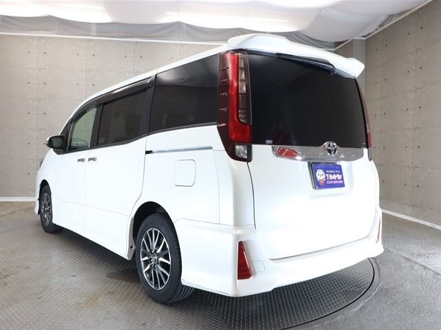Toyota NOAH 2014-03 25398-23