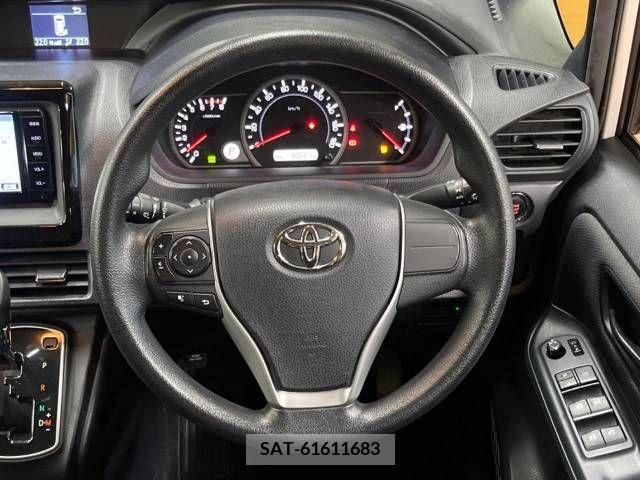 Toyota NOAH 2014-11 347958-12