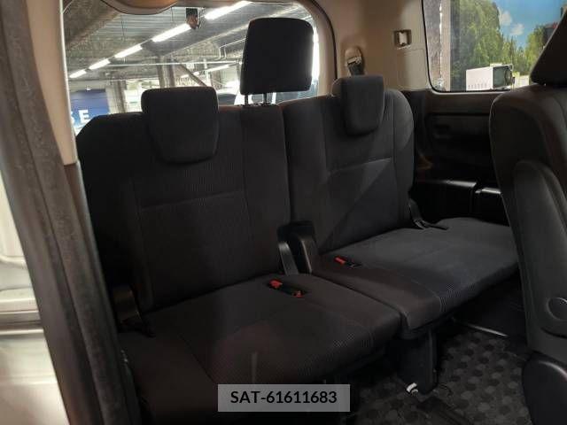 Toyota NOAH 2014-11 347958-10