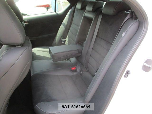 Lexus IS 2023-05 354910-12