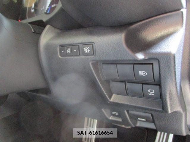 Lexus IS 2023-05 354910-17