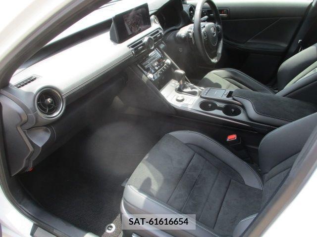 Lexus IS 2023-05 354910-13
