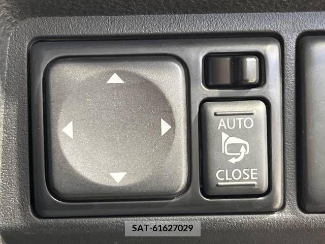 Nissan JUKE 2012-09 274041-7