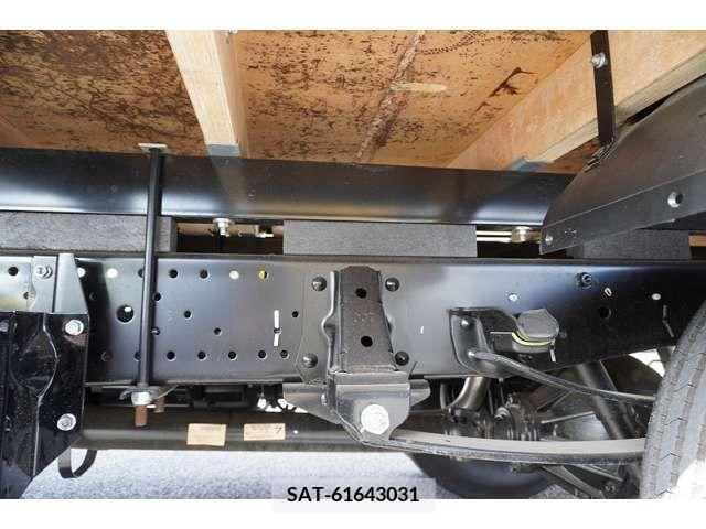 Mazda TITAN 2023-08 374989-9