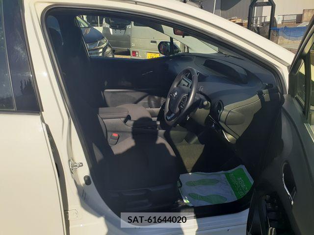 Toyota PRIUS 2019-10 224605-1